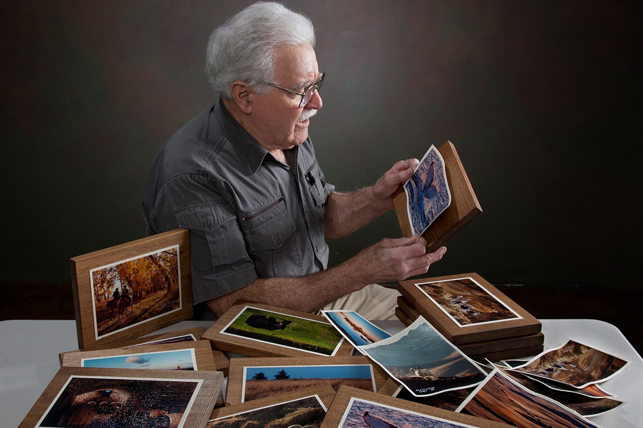 The Gallery of Ocean Shores: Wildlife photographer Ken Whitmire showing some of his prints.